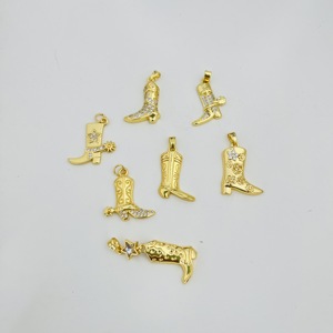 Liontin Sepatu Koboi Berlapis Emas Custom, Bintang, dan Hiasan CZ untuk Pecinta Pembuatan Perhiasan - Product Image 2