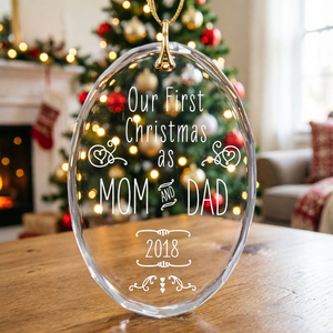 Ornamento in Cristallo Trasparente Rotondo Personalizzato con Incisione, Il Nostro Primo <span class=keywords><strong>Natale</strong></span> Come Genitori, Ricordo Speciale - Product Image 1