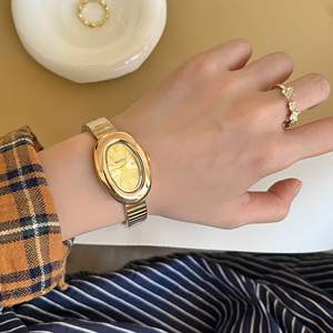 นาฬิกาข้อมือผู้หญิงทรงรีสวยงามรุ่นใหม่ปี 2026 ดีไซน์เรียบง่าย สายสแตนเลสสตีล ควอตซ์ มินิมอล - Product Image 1