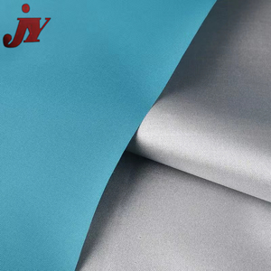 <span class=keywords><strong>Tissu</strong></span> 100% polyester enduit d'argent résistant à l'eau <span class=keywords><strong>tissu</strong></span> <span class=keywords><strong>de</strong></span> doublure <span class=keywords><strong>de</strong></span> <span class=keywords><strong>toit</strong></span> <span class=keywords><strong>de</strong></span> <span class=keywords><strong>voiture</strong></span> - Product Image 3