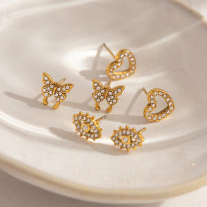 Nouveauté Boucles d'oreilles mignonnes plaquées or 18 carats Acier inoxydable de haute qualité Étanche Brillant Or Luxe Boucles d'oreilles à clous pour femmes - Product Image 3