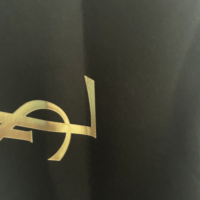 Sacs cadeaux en papier écologique avec logo imprimé personnalisé, vente en gros avec couleurs personnalisées pour les vêtements, les chaussures et l'emballage de cadeaux