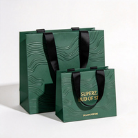 Sac de parfum de luxe avec estampage à chaud, vert foncé, livraison express en 72h, sac en papier gaufré imperméable