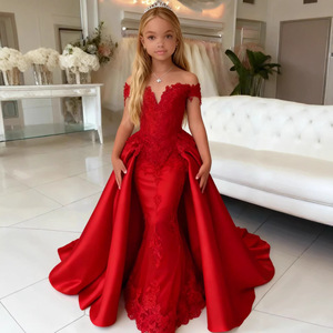 Abito da damigella di lusso bianco in pizzo a sirena con sopragonna, abito da cerimonia per bambine con spalle scoperte per matrimoni e comunioni - Product Image 5