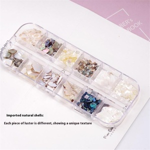 12 Rejillas de Decoración de Uñas 3D con Perlas Naturales y Conchas, Talismanes Mixtos y Diamantes Brillantes, Suministros para Uñas - Product Image 6