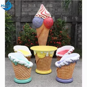 Decorazione Natalizia da Esterno, Sedia e Tavolo in Fibra di Vetro a Forma di Gelato per Esposizione in Negozio, Statua Decorativa - Product Image 3
