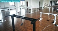 Cadre de bureau assis-debout électrique en métal à moteur unique, avec double support de jambe, réglable en hauteur et en largeur, design moderne pour bureau à domicile