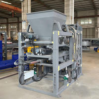 Machine à blocs de béton automatique PLC Hong Fan QT4-25, norme export, avec plateforme hydraulique complète et moulage par vibration pour la fabrication de briques