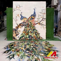 Mosaïque murale décorative de luxe en marbre poli grand format, motif paon découpé au jet d'eau, pour fond artistique de villa