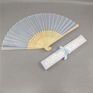 Abanico de Mano Personalizado para Boda con Tela, Artesanía Elegante de Bambú para Bodas - Product Image 4