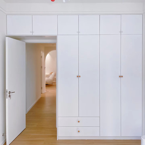 Armario de puerta plana Simple de <span class=keywords><strong>madera</strong></span> de venta directa de fábrica, <span class=keywords><strong>armarios</strong></span> de dormitorio de alta calidad hechos <span class=keywords><strong>a</strong></span> <span class=keywords><strong>medida</strong></span>, armario de fácil montaje - Product Image 1