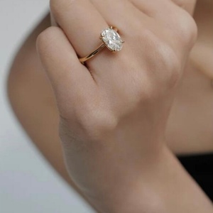 Bague classique à 4 griffes, diamant brillant de 1 carat, certificat IGI, or 14k 18k, diamants de laboratoire, bijoux fins pour femme - Product Image 4
