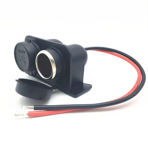 Cache-poussière pour câble allume-cigare de voiture à double port Porte-fusible à lame femelle Transmetteur FM Amplificateur Solution tout-en-un - Product Image 1