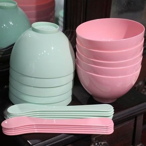 Bol et cuillère en plastique transparent faits <span class=keywords><strong>maison</strong></span> <span class=keywords><strong>pour</strong></span> la préparation de slime et de boue - Product Image 1