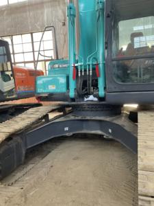 Excavatrice Kobelco SK210 d'occasion, prix compétitif, faible consommation de carburant, polyvalente, durable, bonnes performances, godet de 1 m, 21 tonnes de charge utile - Product Image 2
