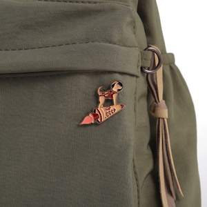 Épinglette en émail métallique Astronaute Laika Chien Spatial Union Soviétique URSS, Broche, Badge, Bijou personnalisé pour vêtements et sacs à dos - Product Image 3