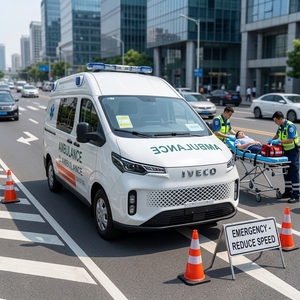 <span class=keywords><strong>Ambulancia</strong></span> <span class=keywords><strong>de</strong></span> Emergencia con Presión Negativa, Vehículo <span class=keywords><strong>de</strong></span> Transporte Médico Personalizado 4x2 LHD/RHD, Aprobado por la CE - Product Image 3