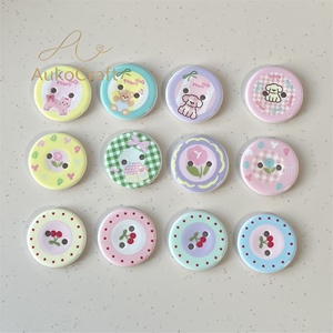 Boutons décoratifs en forme de fleurs de cerise de dessin animé mignonnes, couleur crème, pour vêtements, coiffes et chaussures, en colle crème, matériel artisanal - Product Image 1