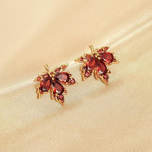 Orecchini a lobo a forma di foglia con taglio a pera e montatura a griffe, gioielli da donna alla moda per tutti i giorni - Product Image 6