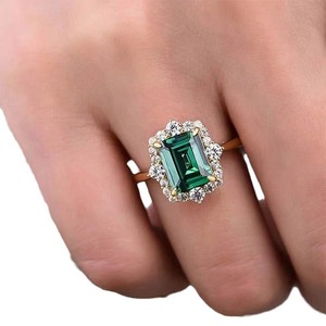 Anello Vintage Verde Smeraldo Stile Reale per Donne - Product Image 5