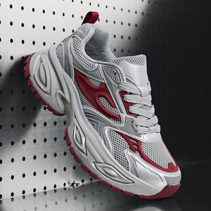 Chaussures de sport élégantes pour hommes avec design respirant en maille et amorti personnalisé - Product Image 3