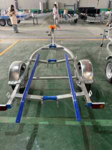 Remolque Pequeño para Moto Acuática, Galvanizado en Caliente, Diseño con Rodillos, para <span class=keywords><strong>Transporte</strong></span> <span class=keywords><strong>por</strong></span> <span class=keywords><strong>Carretera</strong></span> - Product Image 3