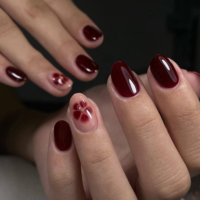 Kuku Palsu Merah Mengkilap Model Tempel 3D Bunga Oval Pendek untuk Kantor Sehari-hari Elegan Seni Kuku Palsu Sederhana Burgundy 4530