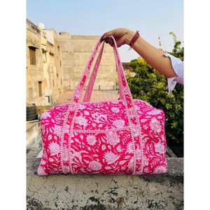 Bolsa de Lona Acolchada de Algodón Hecha a Mano, Ligera, Duradera, con Interior Espacioso, Elegante Estampado de Bloques, Perfecta para Viajes de Fin de Semana y Gimnasio - Product Image 1