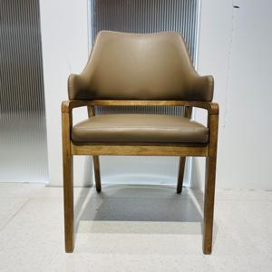 Silla de Comedor de Lujo Moderna de Alta Gama, Diseño Nórdico <span class=keywords><strong>Italiano</strong></span> Escandinavo, Cuero PU y Madera, para Sala de Estar o Restaurante - Product Image 2