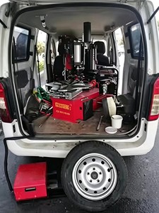 Équipement mobile intégré <span class=keywords><strong>de</strong></span> réparation et d'équilibrage <span class=keywords><strong>de</strong></span> pneus pour le sauvetage routier 220V – Service mobile <span class=keywords><strong>de</strong></span> réparation <span class=keywords><strong>de</strong></span> pneus pour véhicules – Mécanicien mobile - Product Image 5