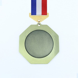 โรงงานขายส่งเหรียญเปล่า LY พร้อมจัดส่งทันที ผลิตเหรียญรางวัล 3 มิติ งานฝีมือโลหะ เหรียญกีฬาแบบกำหนดเอง สีทอง เงิน ทองแดง - Product Image 6