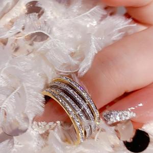 Anillo de titanio y acero con diseño de estrella y diamantes, joyería de moda para mujer, accesorios versátiles, estilo fresco y moderno. - Product Image 4
