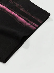 Camiseta Oversize Negra Estilo Grunge Urbano de Manga Corta <span class=keywords><strong>con</strong></span> Estampado de Trazos de Pintura Rosa y Logo de Cruz Pequeño, Transpirable, Casual de Verano - Product Image 5