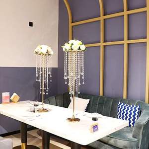 Vase haut de gamme LANJO avec perles de cristal en forme de lustre, support floral doré pour réceptions de mariage, événements, en fil métallique - Product Image 5