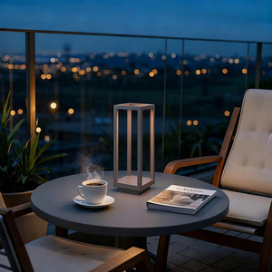 Lampe de table à LED à intensité variable alimentée par piles, design farmhouse décoratif pour bar, restaurant, chambre à coucher, ambiance lumineuse - Product Image 3