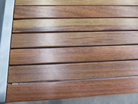 Parc extérieur personnalisé en usine Patio Salle à manger en métal Table de pique-nique Banc en acier et bois restaurant Table de pique-nique et ensemble de chaises