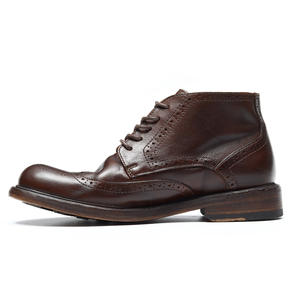 Bottes à lacets pour homme en cuir véritable brun luxueux, style rétro lavé, fabrication artisanale Goodyear, brogue, toujours tendance - Product Image 5
