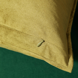 Housse de coussin et de canapé moderne carrée unie en velours hollandais avec fermeture éclair et garniture personnalisable - Product Image 5