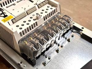 Nuovo Inverter di Frequenza Originale & PLC ACS800-01-0100-7+B056+E200 90kW 93A <span class=keywords><strong>3</strong></span>~525...690V *Conveniente* Prodotto per Automazione - Product Image 6