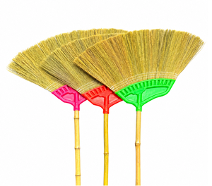 Balai à poils naturels avec manche en bambou et tête en plastique, poils moyens, durable pour le nettoyage des sols domestiques - Product Image 2
