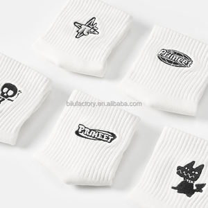 Calcetines Personalizados - Personalización Gratuita, Colores Sólidos, Algodón Premium, Perfectos para el Uso Diario de Hombres y Mujeres - Product Image 5