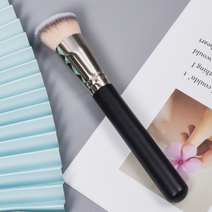 Custom Logo Angled <b>Foundation</b> Brush Soft Powder Polishing Makeup Brush for Beauty Salon Wholesale - Product Image 2