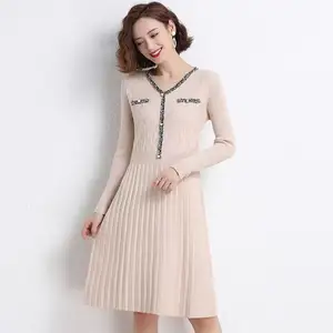 Huachao heiß verkaufen V-Ausschnitt Nagel perlen stricken Dame Kleid Slim Fit Mode langen Stil Herbst Winter Frauen Pullover des Kleides