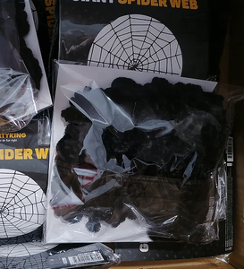 Gran oferta, 1,5 M de diámetro, redondo, para interiores o exteriores, telaraña espeluznante, decoración de Halloween, correas de araña de felpa tejidas - Product Image 5