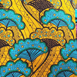 Tela de Alta Calidad con Estampado Africano de Cera para Camisas |   Diseño Personalizado para Exportación de Prendas a Todo el Mundo - Product Image 1