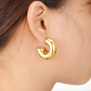 Orecchini a Cerchio Geometrici a Forma di U, Eleganti e Lucidi in Stile Francese, Gioielli per Donne, Uso Quotidiano, Outfit da Festa, Regalo - Product Image 3