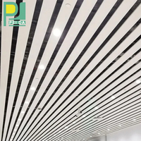 Plafond suspendu en aluminium de haute qualité, plafond linéaire à lattes métalliques, plafond à lamelles insonorisées, poutre en aluminium pour bureau