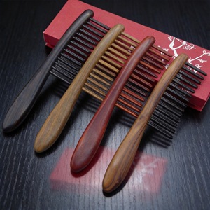 Peigne à dents larges en bois massif multicolore de qualité supérieure, en bois de santal naturel et en <span class=keywords><strong>acajou</strong></span>, pour démêler les <span class=keywords><strong>cheveux</strong></span> bouclés - Product Image 1