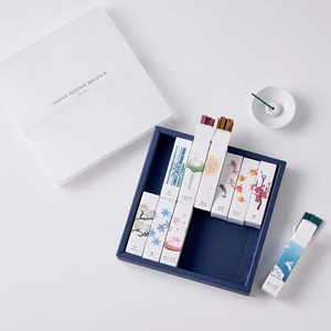 Varilla de incienso japonesa, juego de 10 tipos, caja de regalo surtida, embalaje con soporte de incienso de cerámica, distribución de varias marcas de fragancias - Product Image 2