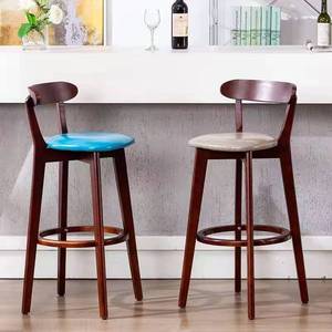 <span class=keywords><strong>Tabouret</strong></span> <span class=keywords><strong>de</strong></span> <span class=keywords><strong>bar</strong></span> moderne en bois avec siège rembourré, chaise haute élégante pour îlot <span class=keywords><strong>de</strong></span> cuisine, comptoir <span class=keywords><strong>de</strong></span> pub, <span class=keywords><strong>extérieur</strong></span>, hôtel, salle à manger, usage commercial - Product Image 5